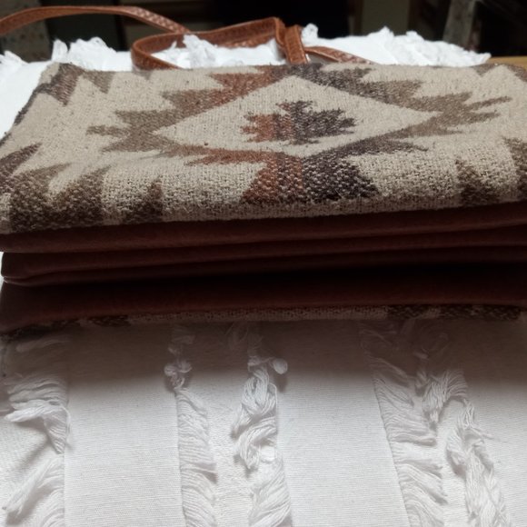 Jen&Co Purse - Picture 2 of 7